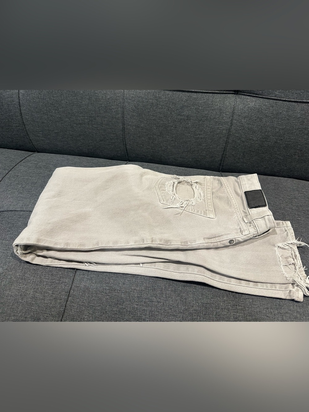 American Eagle Outfitters Women's Straight Leg Jeans in Light Beige